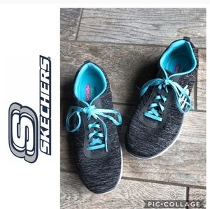 Sketchers sneakers